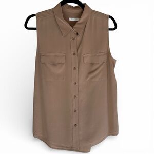 Equipment Signature Slim Sleeveless Silk Blouse Large
Light Mocha Flap Pockets